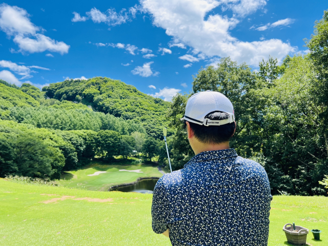 早い人ほど、力いっぱい振っていない